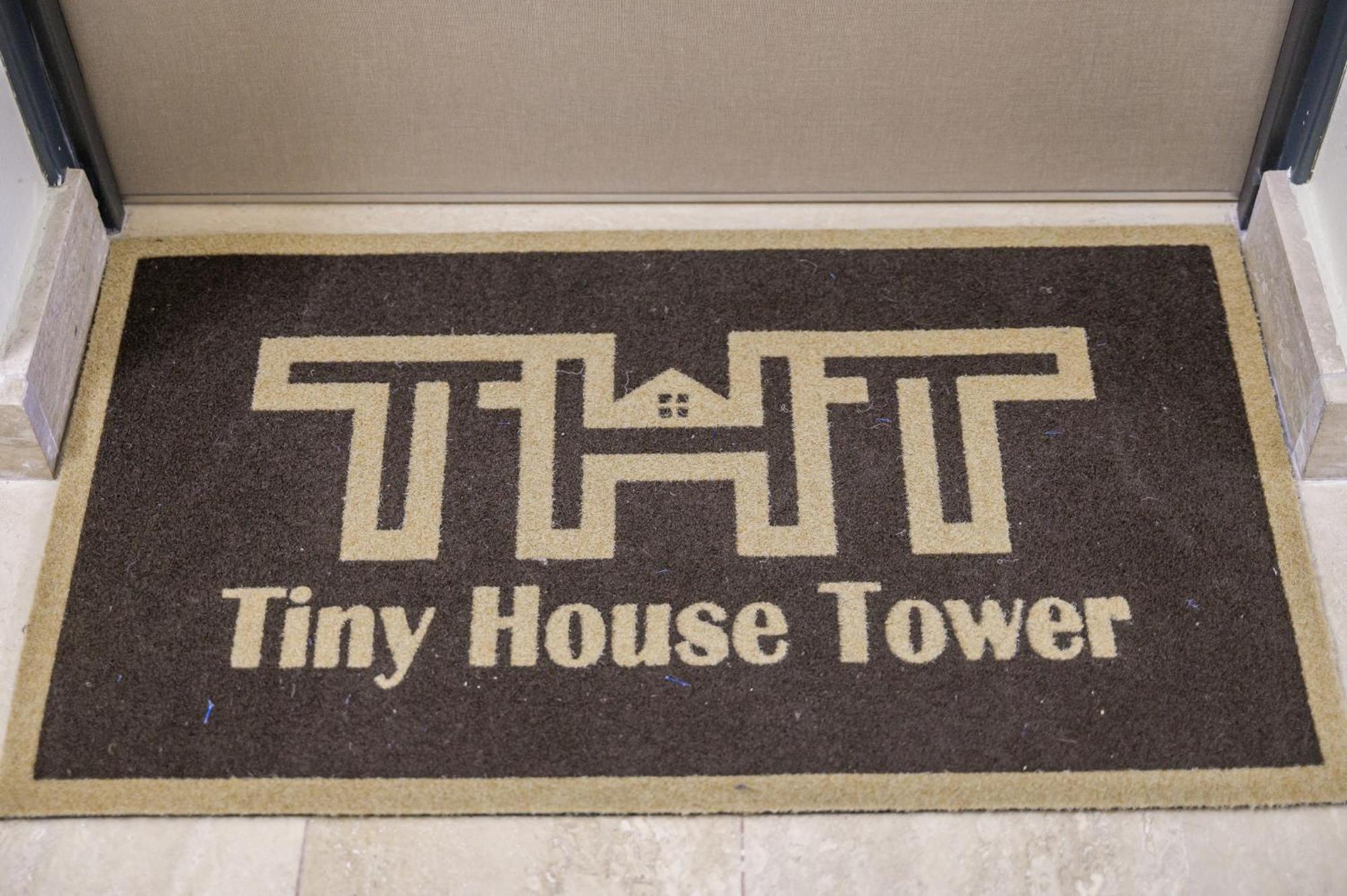Tiny House Tower Appartement Fidenza Buitenkant foto
